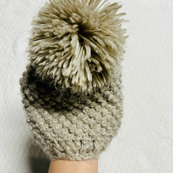 Zara toddler hat with Pom Pom size 5T - Picture 2 of 4